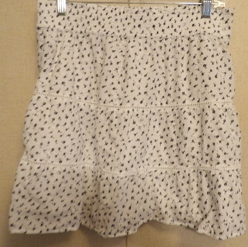 LOFT White w/ black Floral Elastic Waist Lined eyelet Mini Skirt Size M